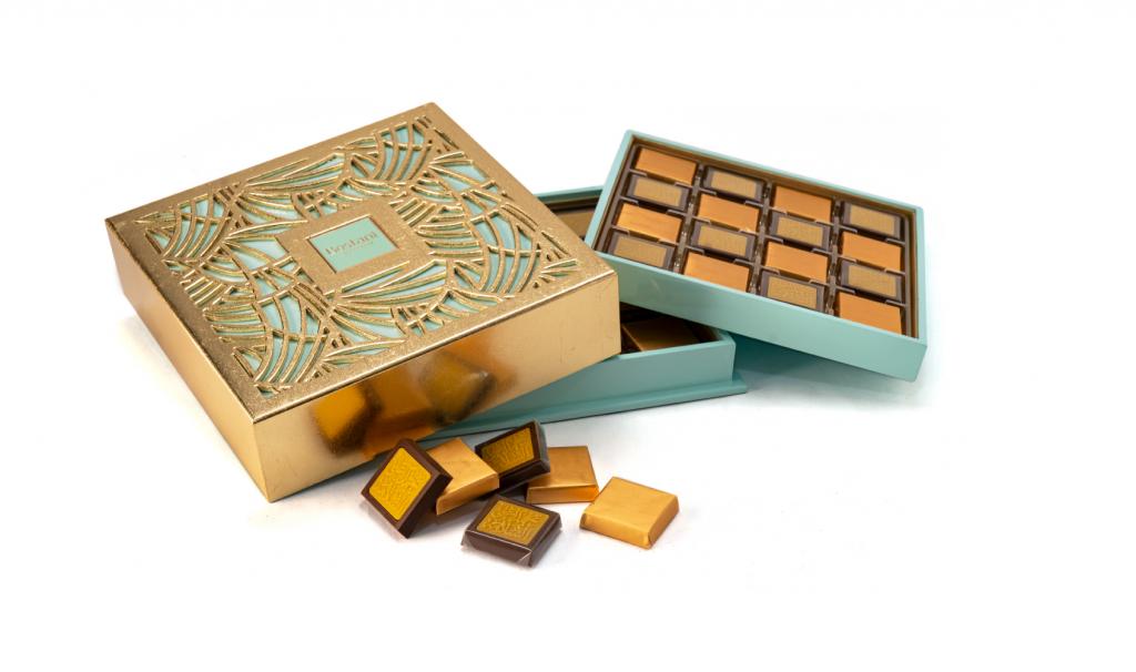 Tiffany Golden With 32 pcs Get Well Soon Chocolate Box