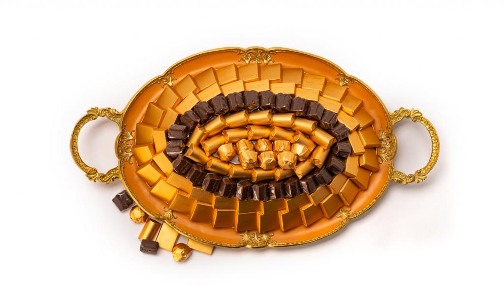 Mix Chocolate Medium Orange Metal Tray