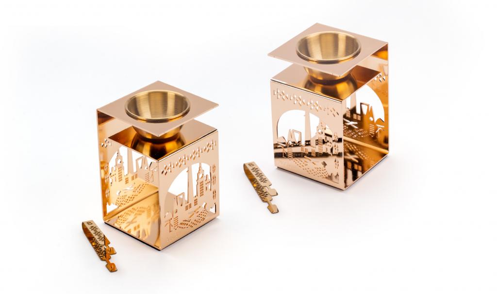 علبة البخور الذهبية بتصميم اليوم الوطني 